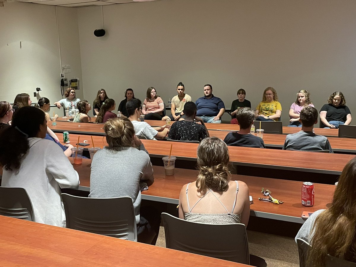 TrioMath's tweet photo. We were so happy to have some of our UBMS Alumni visit with our students yesterday!  They answered some great questions and gave peer-to-peer advice to our current students.  We are so proud of them!  ❤️ #TRIOUBMS #TRIOWorks #TRIOProud https://t.co/te9Fb2PxDo
