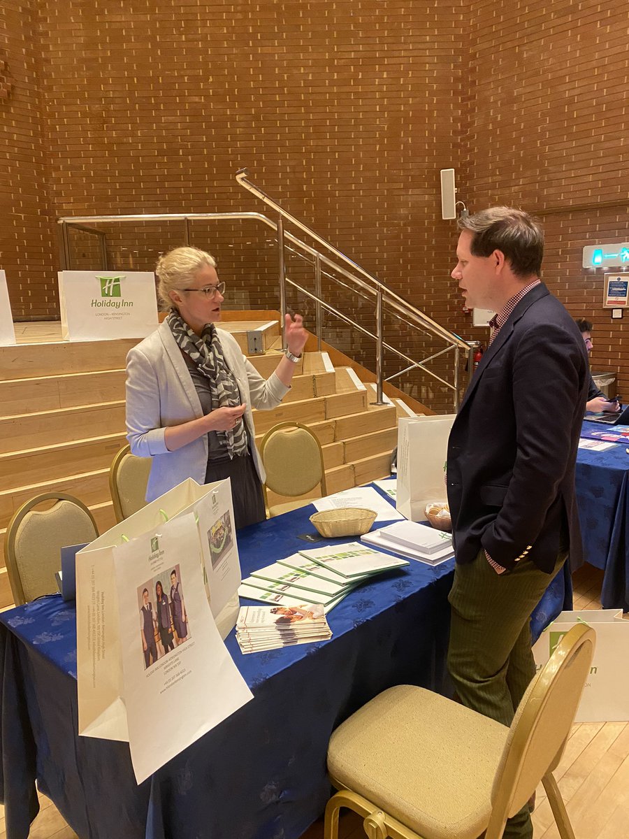 We have a fantastic Jobs Fair in the the Town Hall @RBKC till 4pm today. So many local employers here with many local jobs available across a range of industries. We also have a CV and interview advice desk. Do check it out. #jobsfair #planforjobs