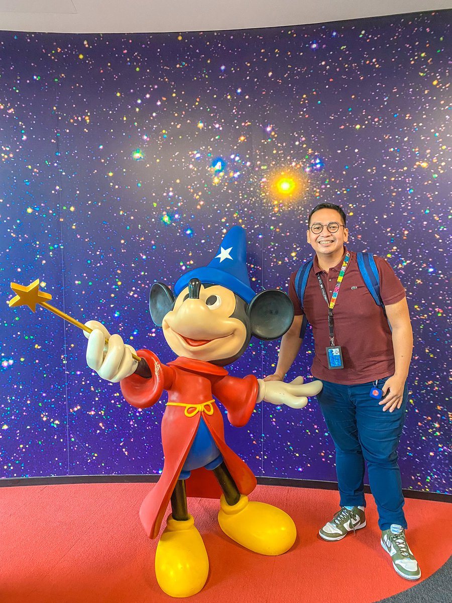 Ketemu #MickeyMouse di kantor #Disney di Singapore 😍