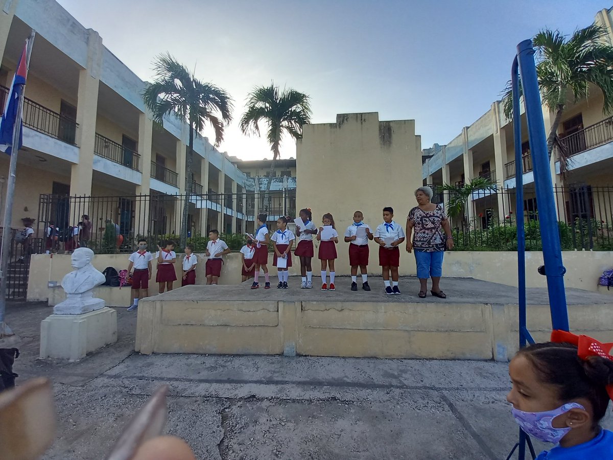 josue_dme's tweet photo. Matutino con los más pequeños de la casa grande en homenaje a José de la Luz y Caballero en el Aniversario 160 de su fallecimiento.
#Cuba
#CubaViveEnSuHistoria #Aniversario160
@TecnologiaDme
@Rodairesgarcia
@escudero_mercy
@IsabelCamaguey
#CubaMined
#Juniodme https://t.co/zU1v18zBW9