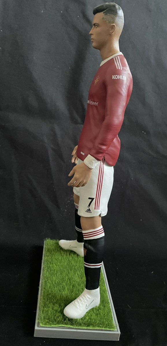 17Customs tweet picture