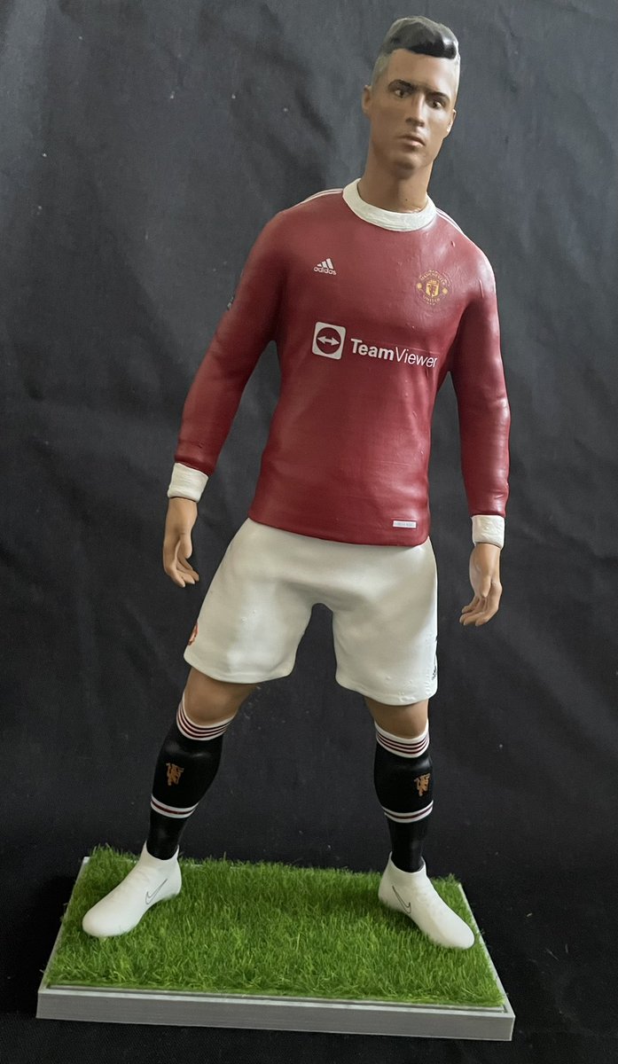 17Customs tweet picture
