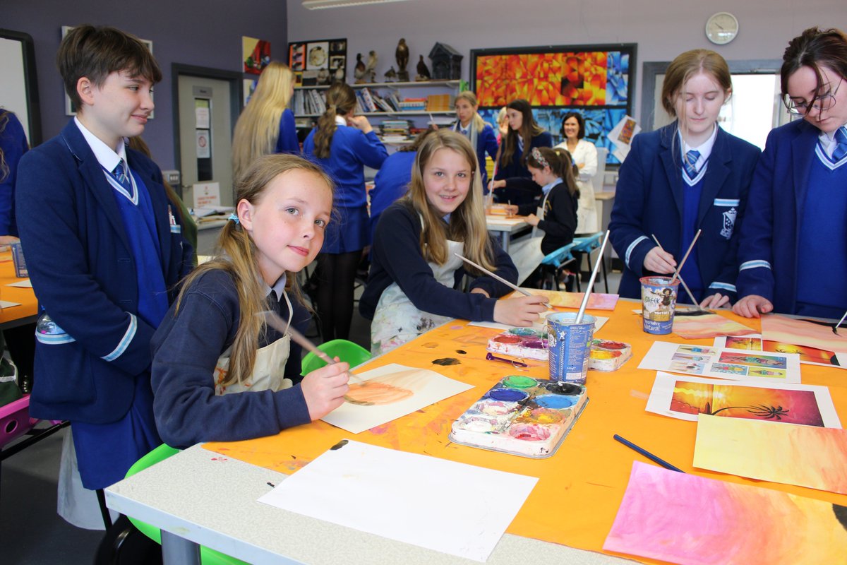 AGSART1's tweet photo. The local Primary 6 pupils did brilliant in our Art department experiencing Assumption School life on Sample day. Well done and great fun. #Primary_6 #pupils #School_life #Sample_day @assumptionlive https://t.co/TiDWg6FxUl