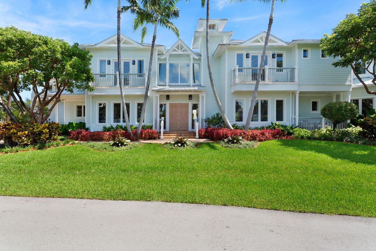 PascalLiguori's tweet photo. Resort-like residence featuring a wonderful outdoor entertaining area with a pool, spa and summer kitchen/pavilion.

📍707 Seasage Drive, Delray Beach
Offered at: $7,750,000

Schedule a private showing today! Contact 561.789.8300 to learn more.
https://t.co/PWdf2skAjx https://t.co/j1idTI1k3B