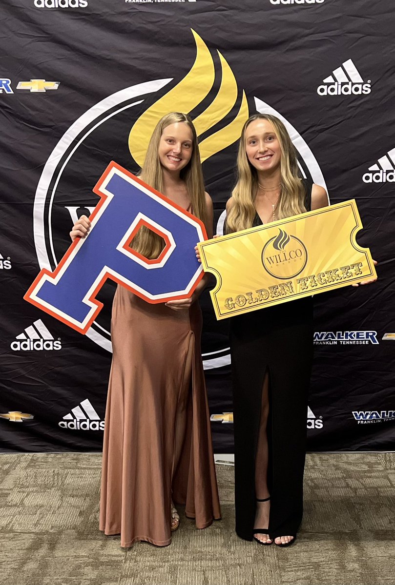 Representing <a href="/PHSLadyBBSB/">PHSLadyHoops</a> at the WillCos. One last event together. 
<a href="/McKenzieC0chran/">McKenzie Cochran</a> and <a href="/lili_wilken/">Lili Wilken</a> 
#WILLCO22