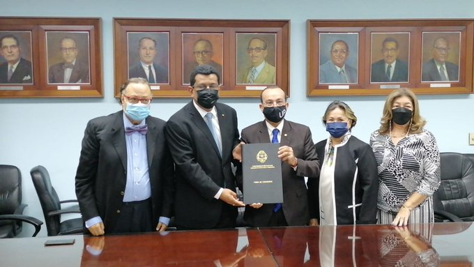 FulbrightPanama's tweet photo. Nos complace anunciar que hemos suscrito un Convenio Marco de Cooperación Académica con @UNIVERSIDAD_PMA para impulsar programas conjuntos de formación, investigación, intercambio, difusión cultural y extensión de servicios. @eflorescastro @EmilioSempris https://t.co/oftWxvKoSK