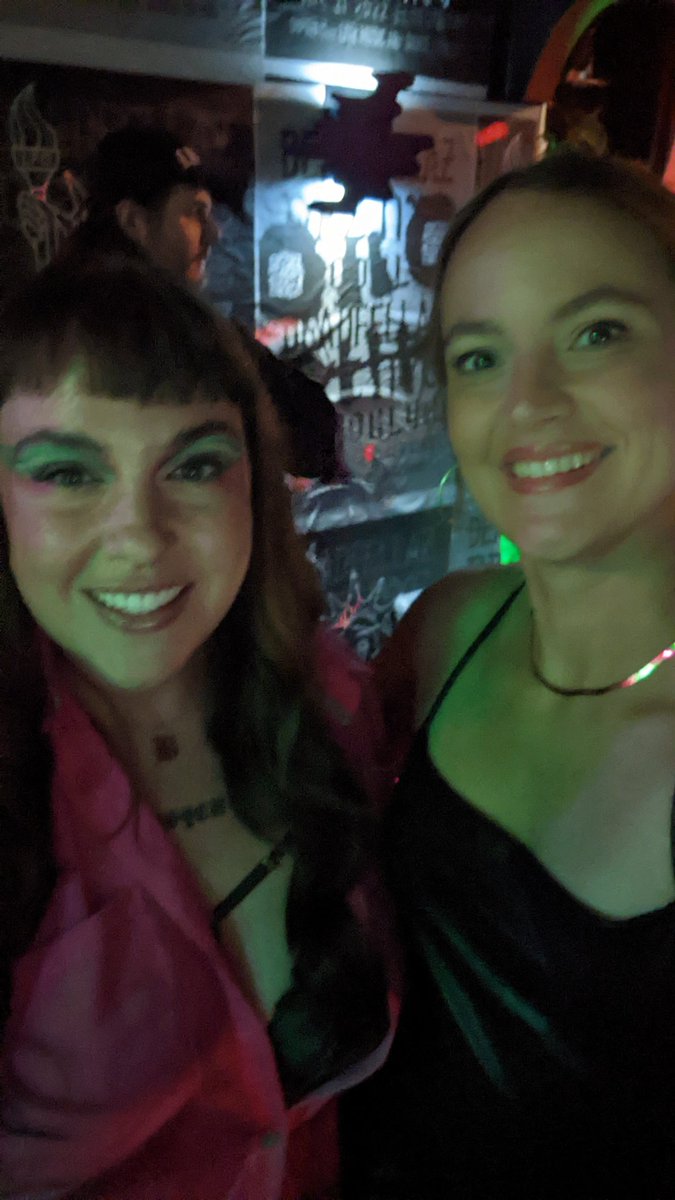 Ash Bush tweet media