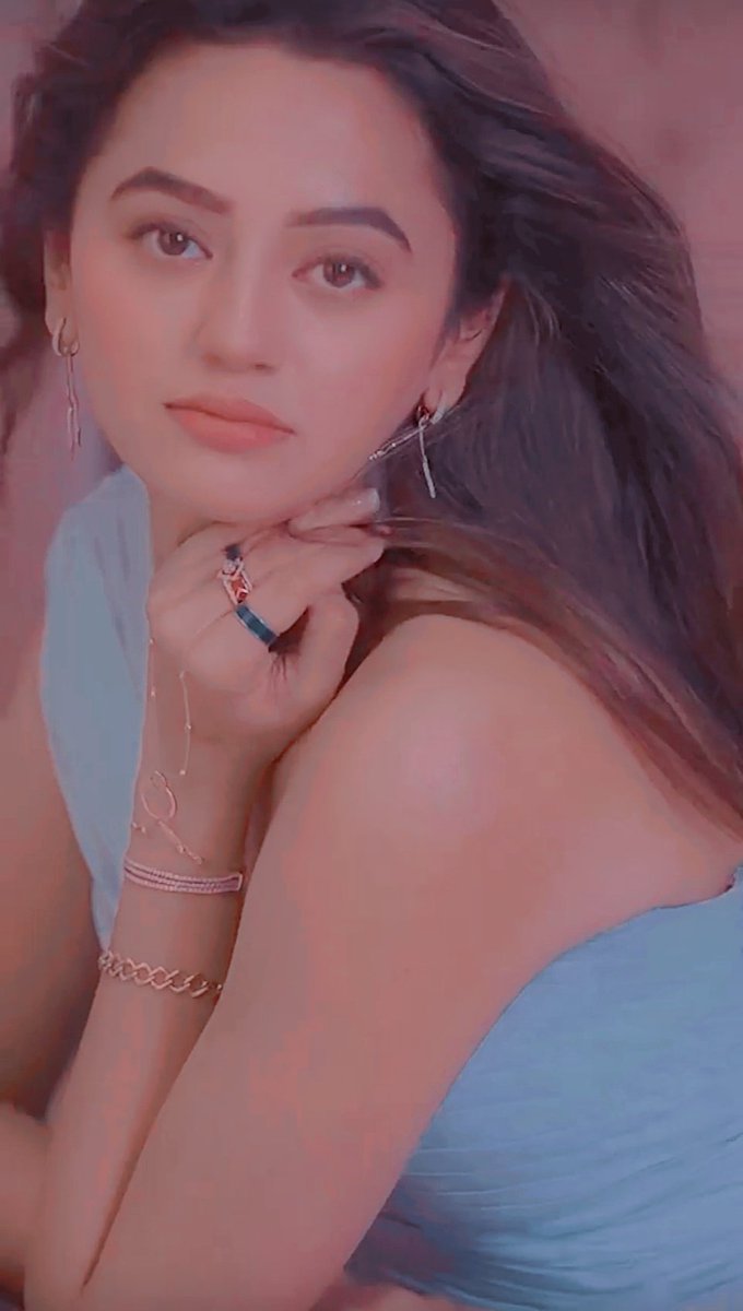 her real make her rare 💙

#HellyShah • #HellyHolics