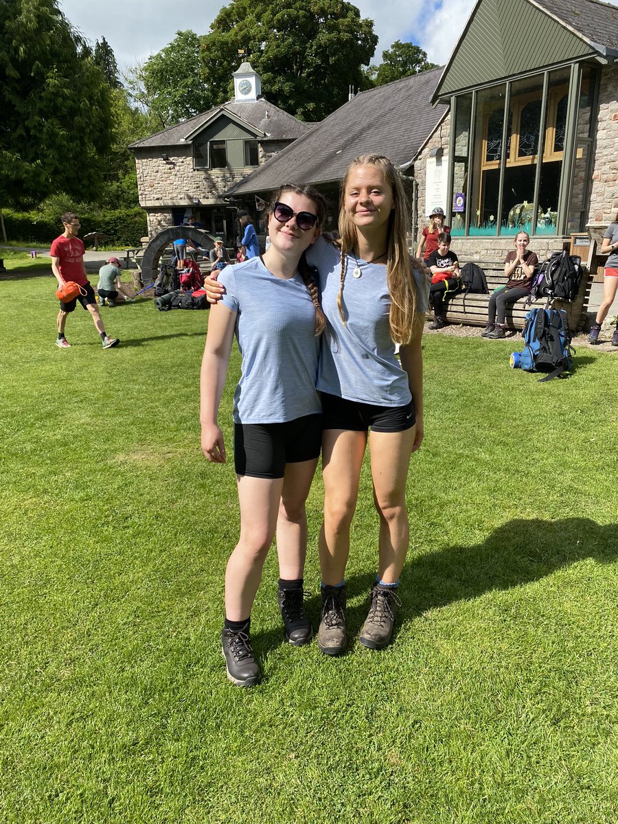 QueensDofE's tweet photo. Twins! @TheQueensSchool expedition ready. #expedition #dofe https://t.co/n1YdFymL98