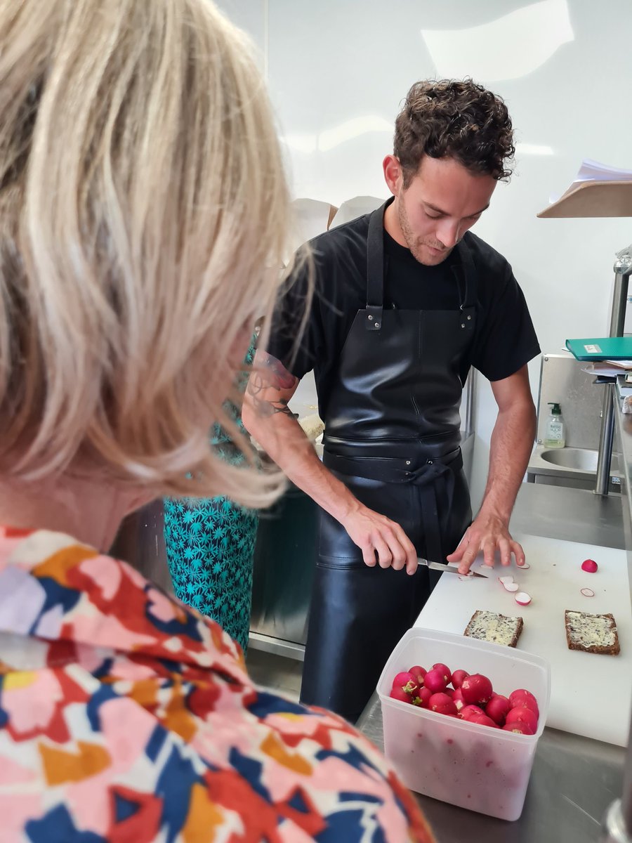 AmiensTourisme's tweet photo. Dans les backstages du tournage d'une vidéo sur le thème de la gastronomie avec Deliciously 👨‍🍳  1er arrêt de l'après-midi chez Tak, la nouvelle cantine danoise. 🇩🇰
#destinationamiens https://t.co/6VvwsHk3bR