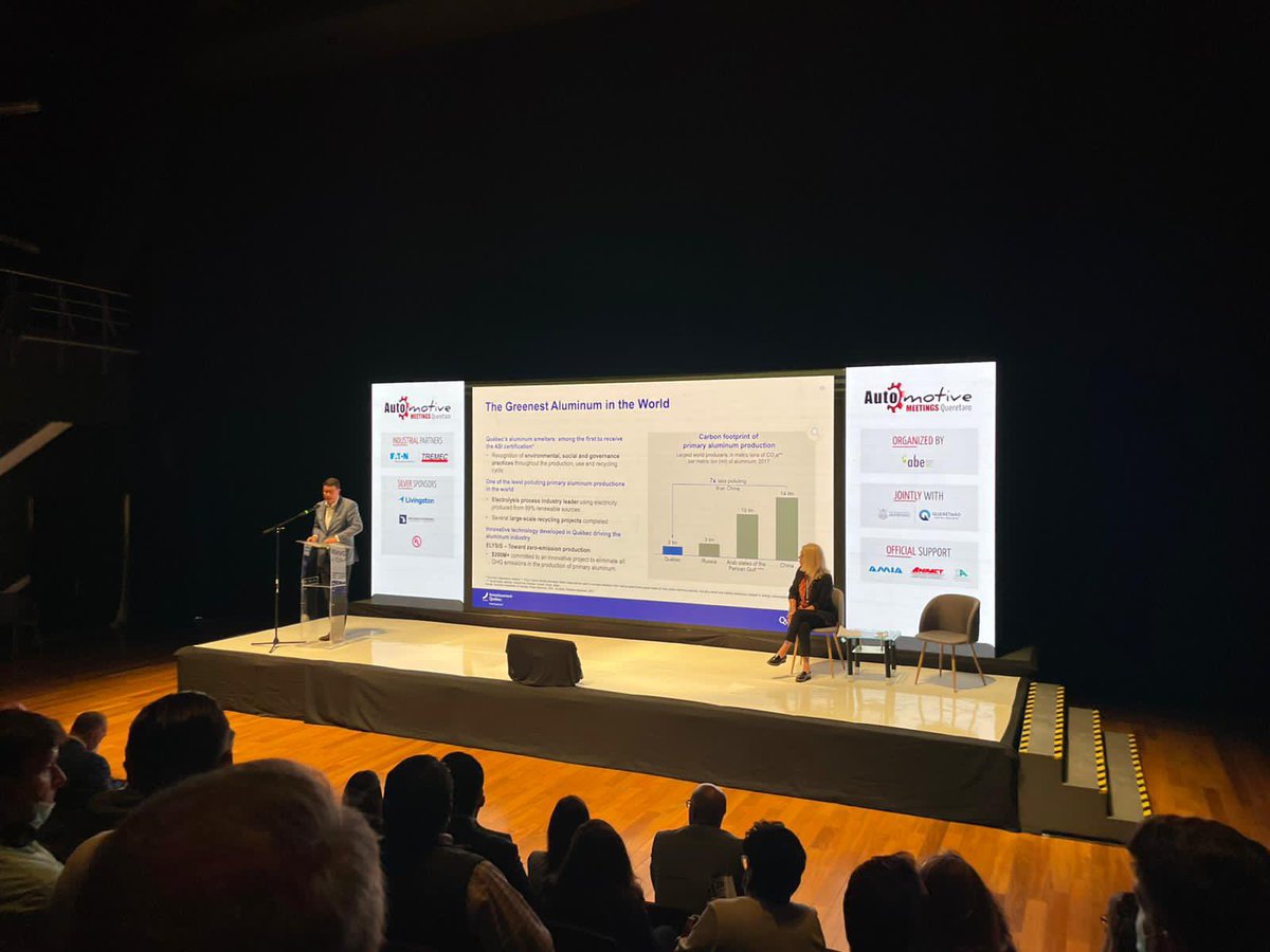QuebecMX's tweet photo. En el marco de nuestra participación en el #AutoQro2022 @auto_meetings la ministra @LucieLecours dio un mensaje de bienvenida previo a la presentación sobre Québec como actor clave en la industria de autos 🚘 eléctricos hecha por el presidente de @InvestQuebec @HubertBolduc ⚜️🇲🇽 https://t.co/c3Fmqo7DLz