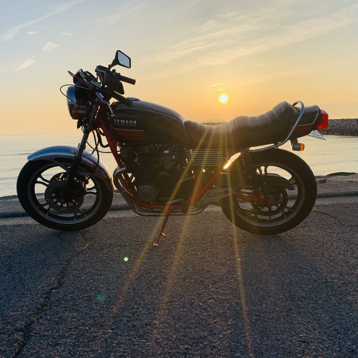 oy0504's tweet photo. 週一の楽しみ
#XJ400D https://t.co/ZeZLk4vMi1