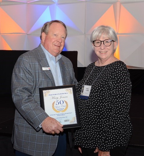 GBankMo's tweet photo. Mary Jensen, a member of the residential lending team at Guaranty Bank in Springfield, was inducted into the Missouri Bankers Association’s 50 Year Club during the MBA’s 132nd Annual Convention at the Hilton Branson. #MBA #goldenanniversary #commitment #community #gbankmo https://t.co/gM8cUeSwOb