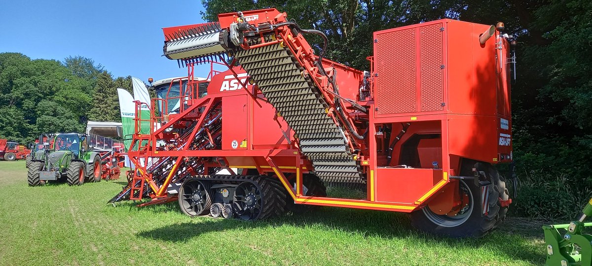 Agrarada's tweet photo. @GRIMMEGroup #grimmefarmdays https://t.co/NX5DGgdUao