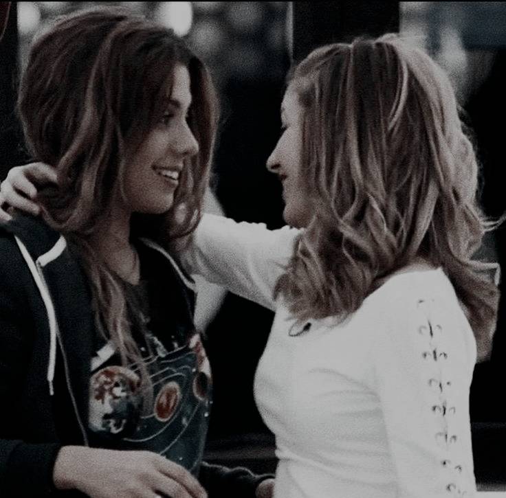 ㅤ

    𝐒𝐄 𝐁𝐔𝐒𝐂𝐀 𝐀 𝐆𝐈𝐍𝐍𝐘 𝐖𝐄𝐀𝐒𝐋𝐄𝐘  

    ✾: Gryffindor. Little Weasley.
    ✾: <a href="/thvchosenwizard/">𝓗͟𝒂𝒓𝒓𝒚 𝓟͟𝒐𝒕𝒕𝒆𝒓</a> ' s bestie.
    ✾: Otp con Luna Lovegood. 
    ✾: FC: Miricm R.
ㅤ