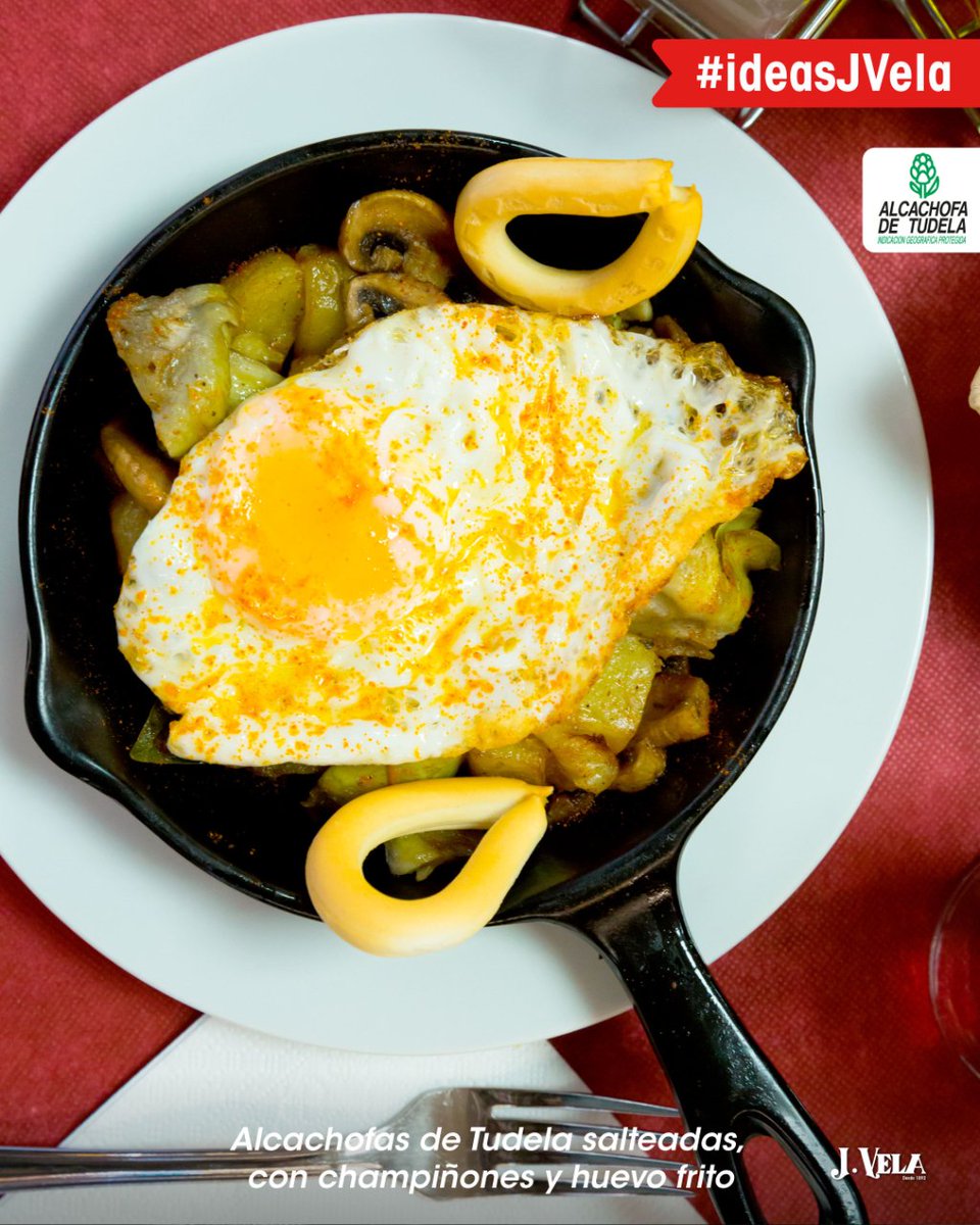 Una cena improvisada bien rica que se prepara en un santiamén.
Corta en láminas y saltea unos champiñones, añade unas alcachofas de Tudela, un toque de sal y pimienta. Remata la jugada con un huevo frito.
¡Que aproveche familia!

#Alcachofas #JVela #alcachofadetudela #IdeasJVela