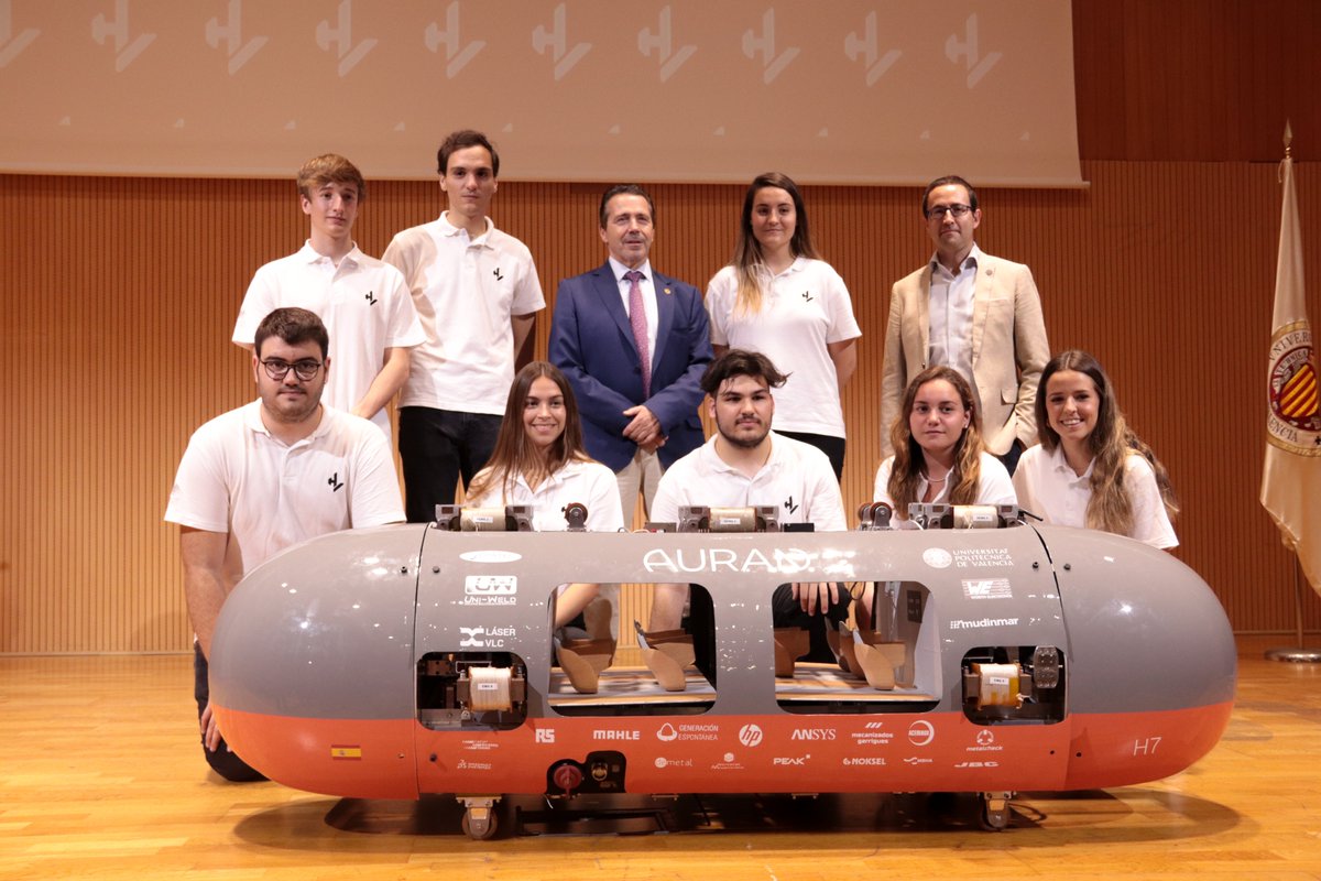 UPV's tweet photo. ¿Un vehículo capaz de levitar y hecho en la @UPV? @HyperloopUPV presenta #Auran: https://t.co/xCMtzGUhbg https://t.co/eXt7IjY7c0