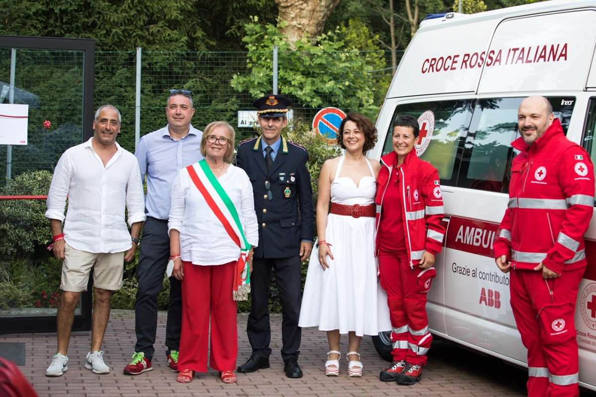 Attenzione alle #persone e impegno sui #territori in cui operiamo: questo il significato di #sostenibilità per #ABB!

In un evento per i dipendenti è stata presentata l’Ambulanza numero 12-52 donata da ABB #MeasurementandAnalytics alla <a href="/crocerossa/">Croce Rossa Italiana</a> di Menaggio.

Grazie a tutti!