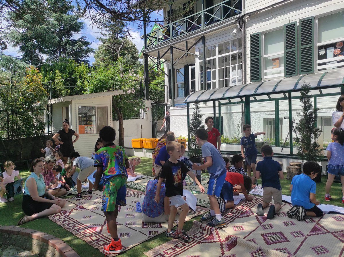 charaine's tweet photo. End of another year #thankyou #goodbyefriends. #onceadolphinalwaysadolohin @IICS1911 https://t.co/e0r6qStAQP