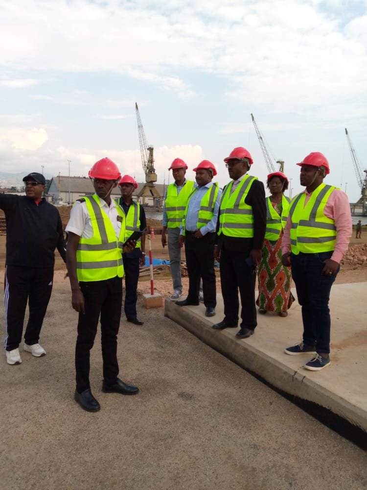 NorthernCoridor's tweet photo. Our Executive Secretary @ONyarandi on a working visit to #Burundi met the Minister @MinCommerce  Hon. Marie Chantal NIJIMBERE @NIJIMBEREMarie1 . They discussed among other things how to promote Burundi trade through the Northern Corridor. The ES also visited #Bujumbura Port. https://t.co/MMzjHyYy8E