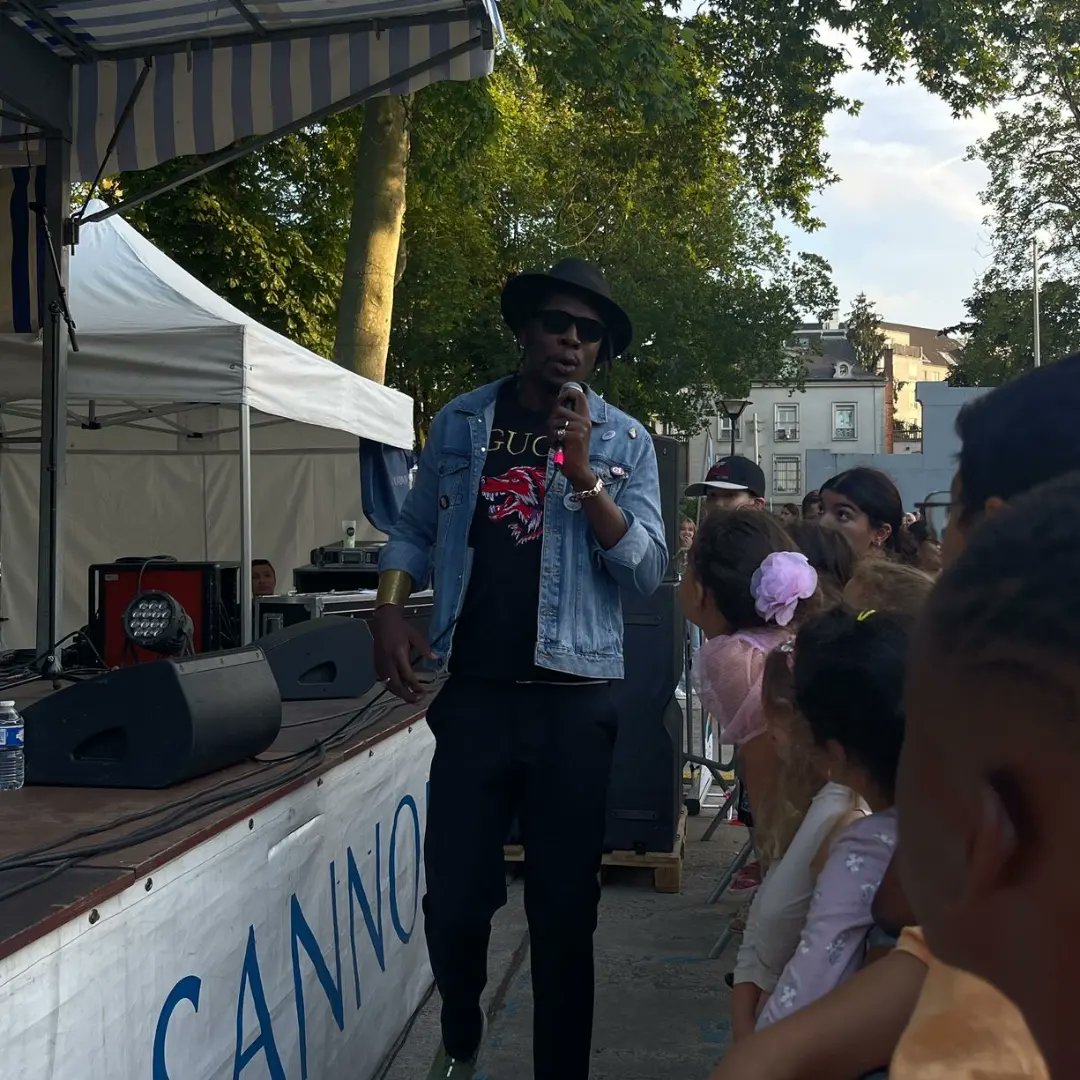 BilimeRecords's tweet photo. .@Kemite01 était hier sur la scène de la Fête de la Musique de Sannois (95) en partenariat avec le Ministère de la Culture.
Un concert chaleureux lors duquel Kemit a pu présenter son dernier titre Au Fond pour la première fois en live.

#BilimeRecords #Kemit #AuFond https://t.co/YPBVv8A7aZ