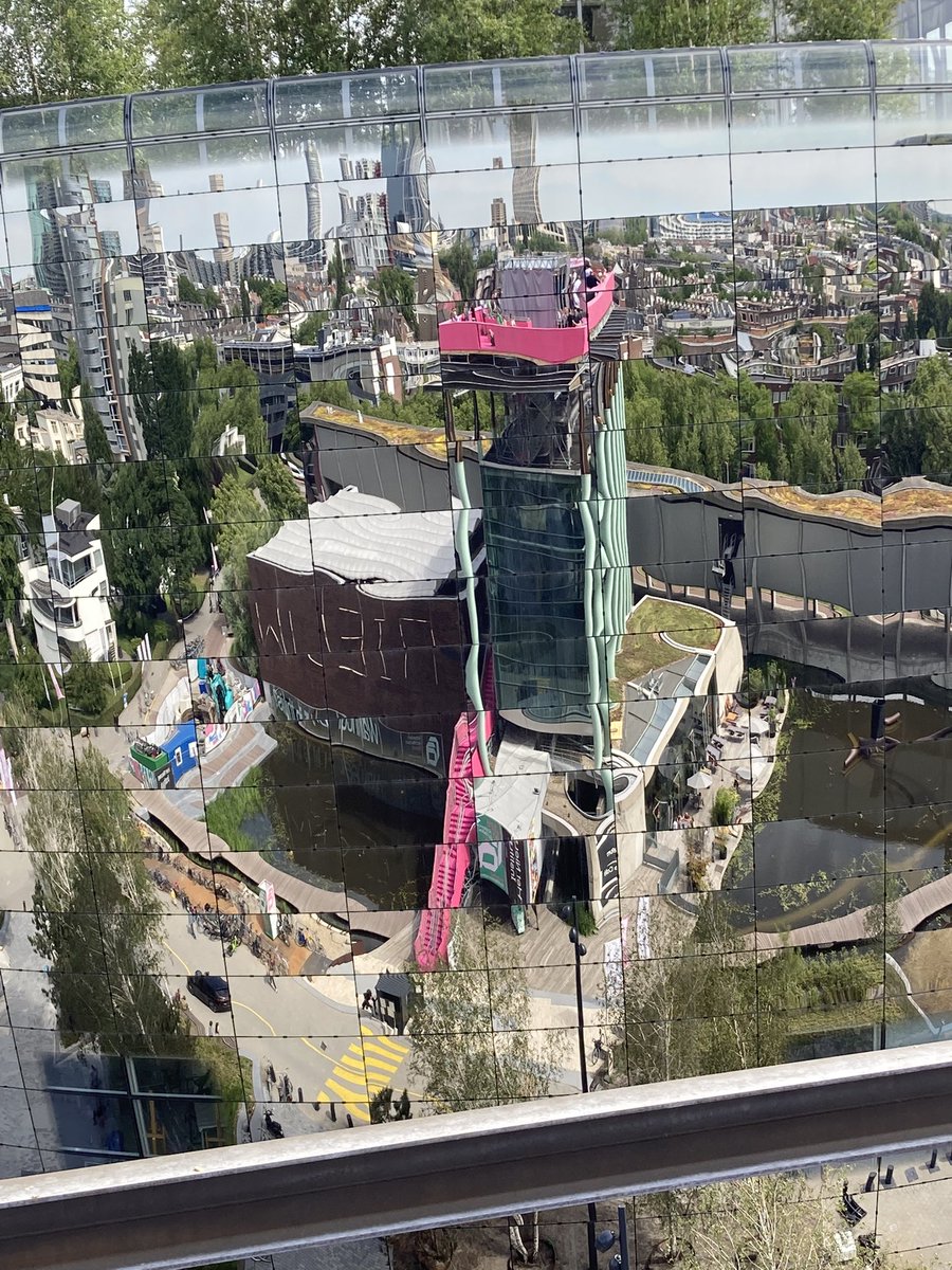 Inspirerende middag gisteren! Op het roze dak van het Nieuwe Instituut met spectaculair uitzicht een lezing over Natuurinclusief en klimaatadaptief bouwen. <a href="/iburo010/">Ingenieursbureau Rotterdam</a> @Stadmakers010 <a href="/Stadsbeheer010/">Stadsbeheer010</a> <a href="/duurzaam010/">Rotterdam Duurzaam</a> <a href="/RdamPartners/">Rotterdam Partners</a> @AIRrotterdam <a href="/WACommunity/">World Architecture</a>