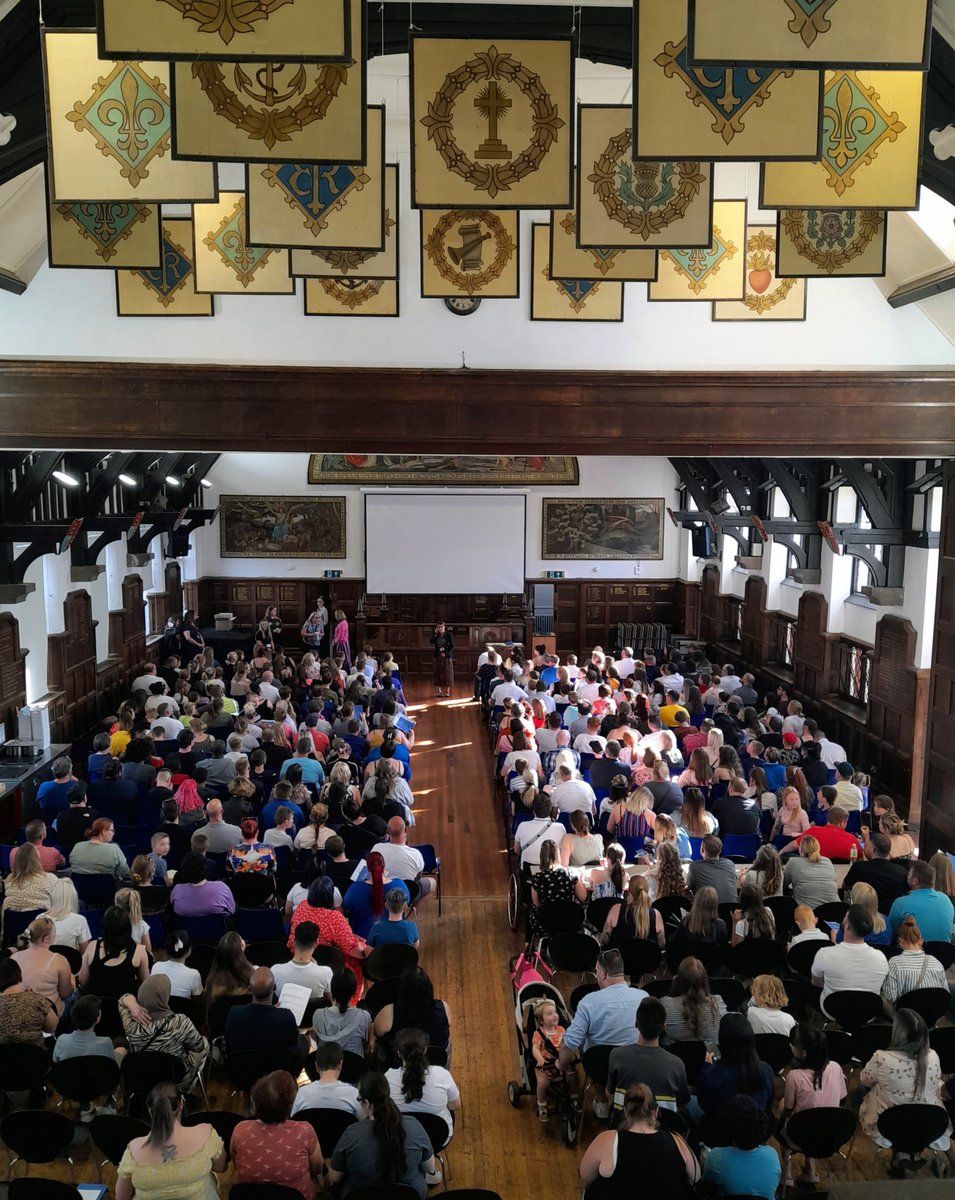 Queen Elizabeth's tweet media