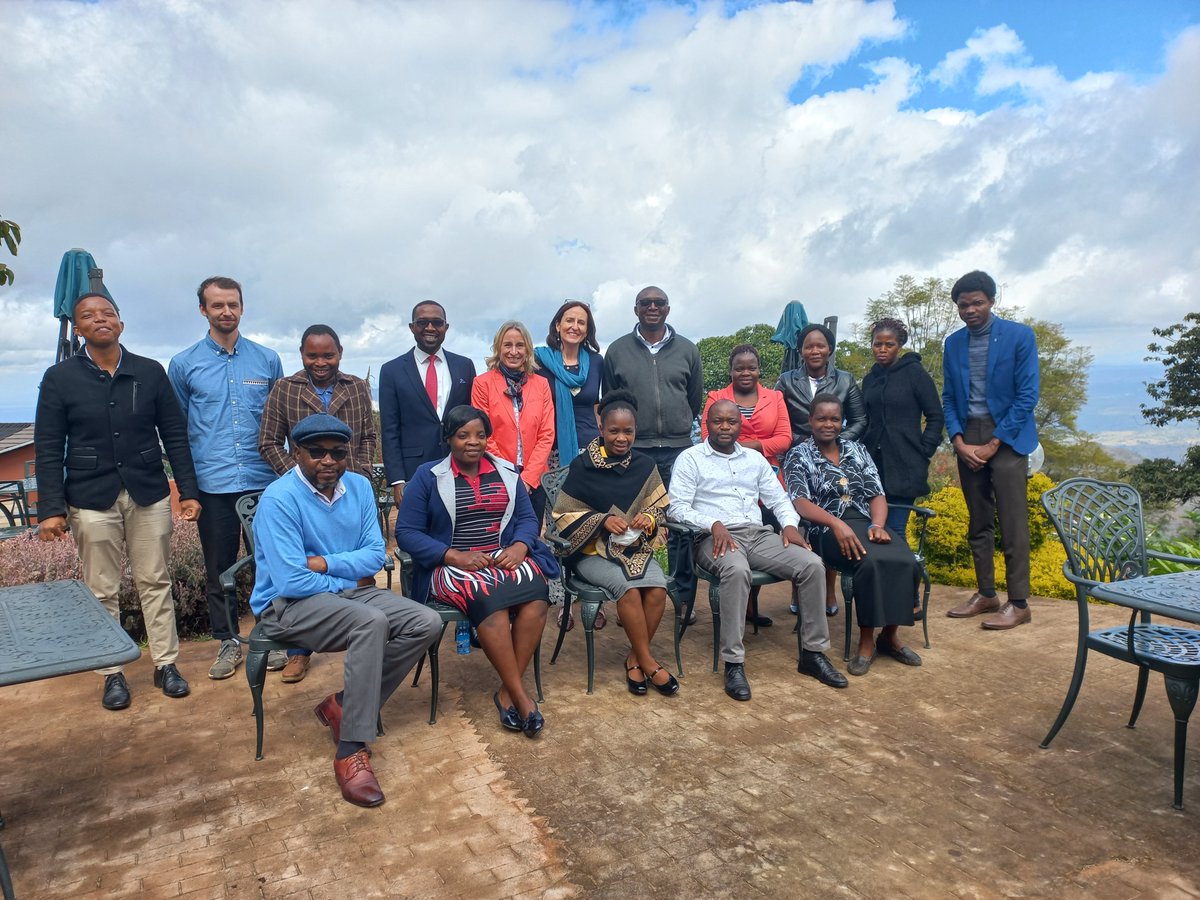 Yesterday, <a href="/IARCWHO/">IARC</a> launched the BEED early detection study on bladder #cancer in #Malawi🇲🇼, an area with endemic #schistosomiasis.
Schistosomiasis is an acute &amp; chronic disease caused by parasitic worms. People are infected during activities which expose them to infested water.