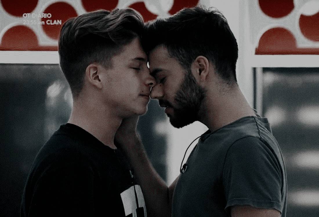 ㅤ

     𝐒𝐄 𝐁𝐔𝐒𝐂𝐀 𝐀 𝐆𝐑𝐄𝐆𝐎𝐑𝐘 𝐆𝐎𝐘𝐋𝐄

    ✾: Slytherin. Pureblood.
    ✾: Daenerys's bestie.
    ✾: Otp con Vicent Grabbe. 
    ✾: FC: Agcney.
ㅤ