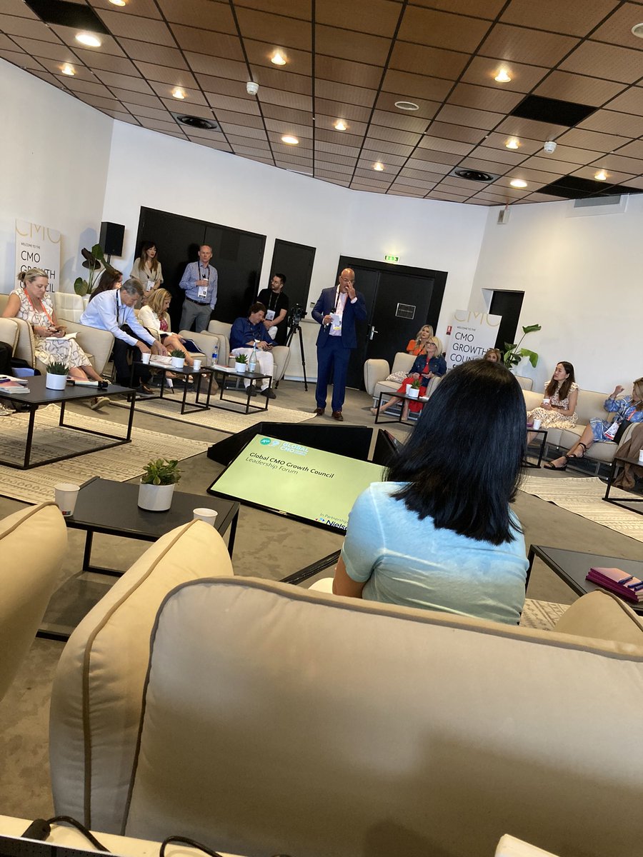 ANACMOMasters's tweet photo. The Global CMO #GrowthCouncil comes to order @Cannes_Lions #canneslions2022 setting the industry agenda for growth and good #radicalangle #growthcouncilsforprogress @nprimo @anamarketers https://t.co/0M8U1eEy8F
