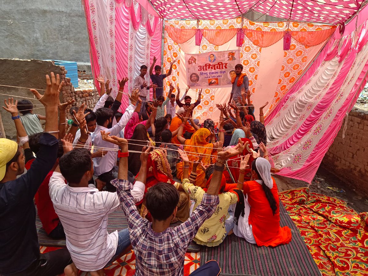 agniveer's tweet photo. Agniveer's #HinduEktaYajna &amp; #JaneuForAll organised in Ghaziabad's Buddh Vihar where people from different castes came forward, sat together and took Janeu with a Sankalp to remain united as one pariwar against all odds. Support our Yajna &amp; help us unite our fragmented Samaj🙏 https://t.co/KcT7gUaVXk