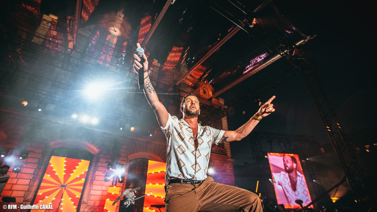 RFMFrance's tweet photo. [#Événement] 💥 Samedi a eu lieu le #RFMMusicShow ! 🎉

🪗 Et comme d'habitude, on peut compter sur @claudiocapeo pour mettre le feu ! 🔥

📺 Retrouvez l'intégralité de cette soirée évènement, présentée par @bernard_montiel, demain à 21h15 sur @C8TV, et en simultané sur #RFM ! 🎶 https://t.co/8IsF7XFvU5