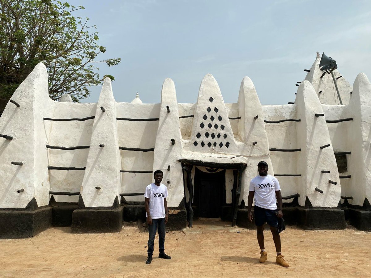 BrothersfromGH's tweet photo. LARABANGA has the oldest mosque in the country Ghana and one of the oldest in West Africa, and has been referred to as the “Mecca of West Africa”

Kindly watch the video of the ancient mosque build with sand &amp; honey below 👇🏾 👇🏾👇🏾👇🏾

https://t.co/N2H3gdQBhc 

#BrothersfromGhana https://t.co/V0gA299aZB
