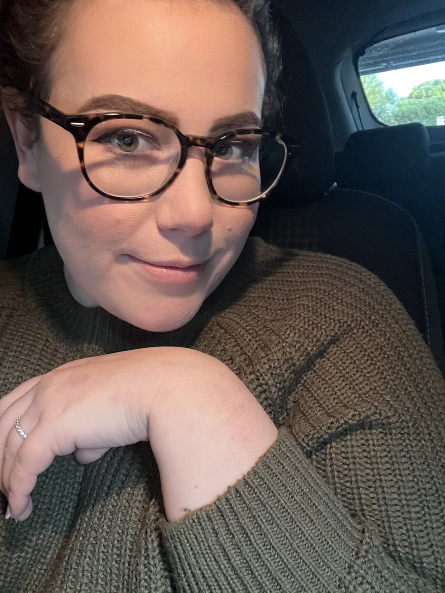 jkchristophers's tweet photo. New glasses day 💗 https://t.co/UEYVuo3ULI