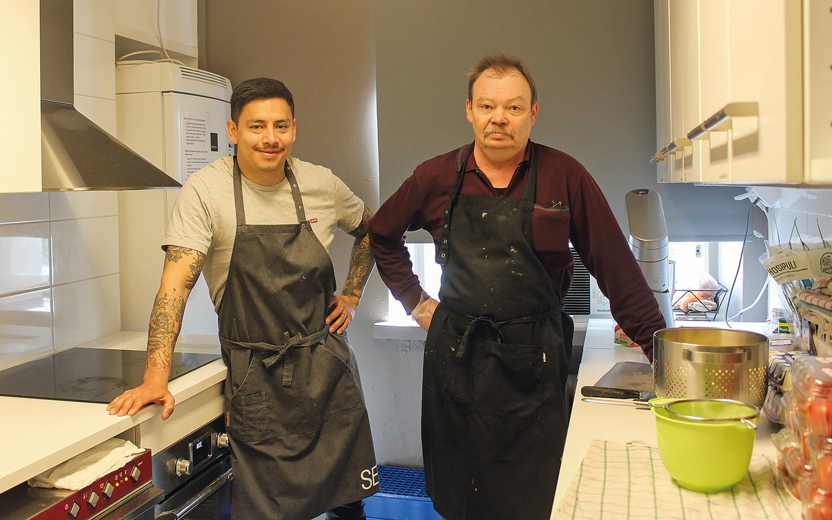 SamariaRF's tweet photo. Korjaamon CAFE X on avoinna ma-pe klo 9-14. Aamuisin on tarjolla diakonia-aamiainen klo 9-10. Keittolounas ma-to klo 11-13, hintaan 5,50 euroa (sis. kahvi ja jälkiruoka).
Tervetuloa: Vilhonvuorenkatu 7-9, Helsinki
(Keittiössä hääräävät Riki ja vapaaehtoistyöntekijä Konsta) https://t.co/oBtsI9WLAB