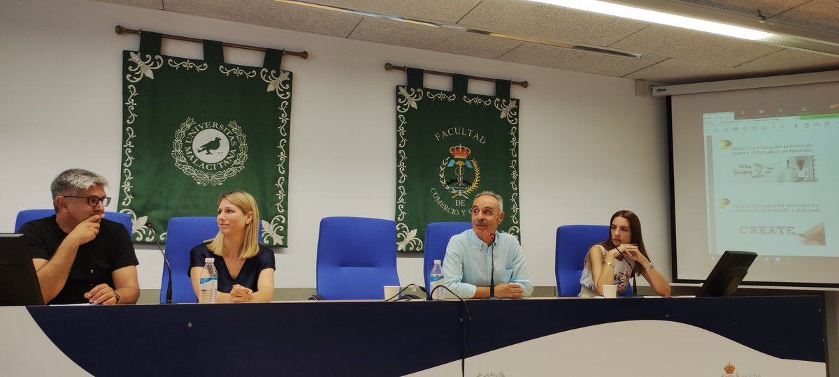 diverxiamlg's tweet image. Charlamos sobre experiencias emprendedoras ligadas al entorno educativo 🙌🏼👀 #classroomexperience