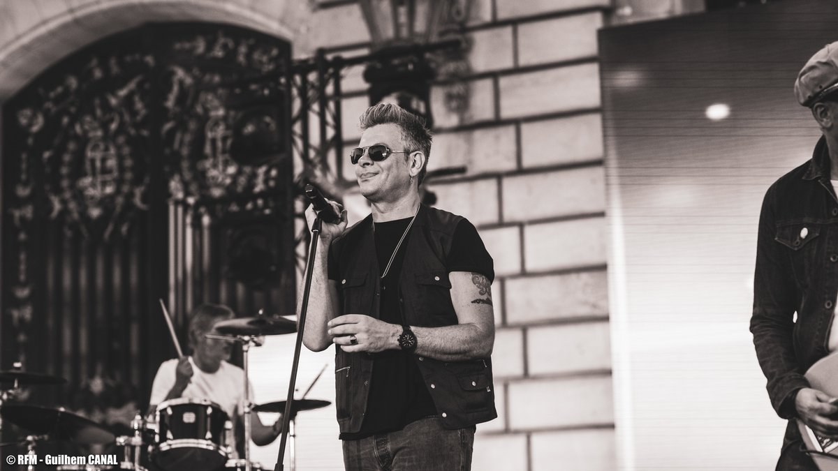 [#Événement] 💥 C'est ça aussi le #RFMMusicShow, des rencontres entre artistes du #MeilleurDeLaMusique ! ✨

📺 Retrouvez <a href="/_benjaminbiolay/">Benjamin Biolay</a> et <a href="/Charlie_Winston/">Charlie Winston</a> demain soir avec <a href="/bernard_montiel/">Bernard Montiel</a> à 21h15 sur <a href="/C8TV/">C8</a>, et en simultané sur #RFM ! 🥳 #MeilleurDeLaMusique
📸 <a href="/GuilhemCanal/">GuilhemCanal</a>