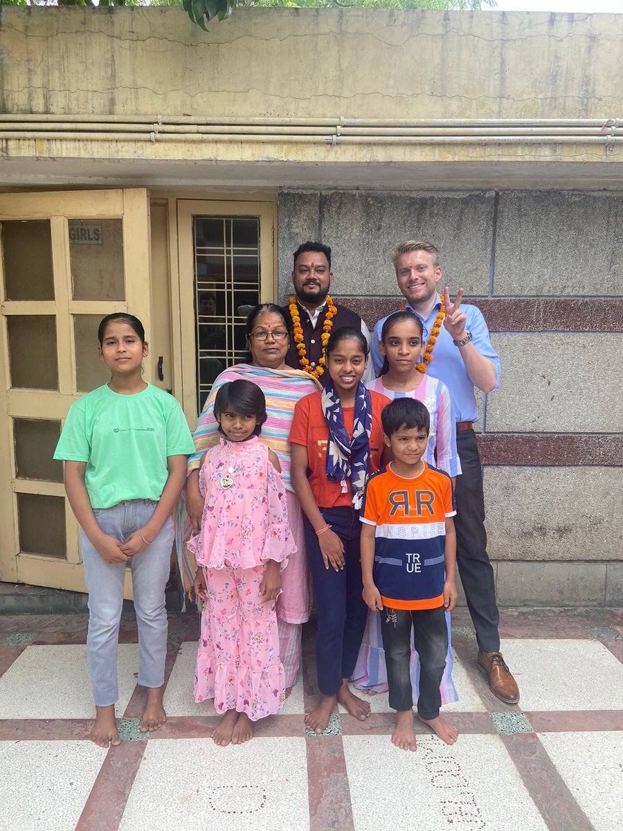 wko_ac_DEL's tweet photo. We celebrate #SOSDay together with @SOSVillageINDIA !
A global success story for children, originating from Tyrol 🇦🇹 @SOSKinderdorfAT
Find out how to also support their vision here: https://t.co/z1BqlraUHM
#SOSChildrensVillages #NGO https://t.co/xSHgNSps4Q