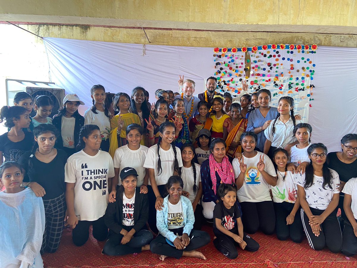 wko_ac_DEL's tweet photo. We celebrate #SOSDay together with @SOSVillageINDIA !
A global success story for children, originating from Tyrol 🇦🇹 @SOSKinderdorfAT
Find out how to also support their vision here: https://t.co/z1BqlraUHM
#SOSChildrensVillages #NGO https://t.co/xSHgNSps4Q