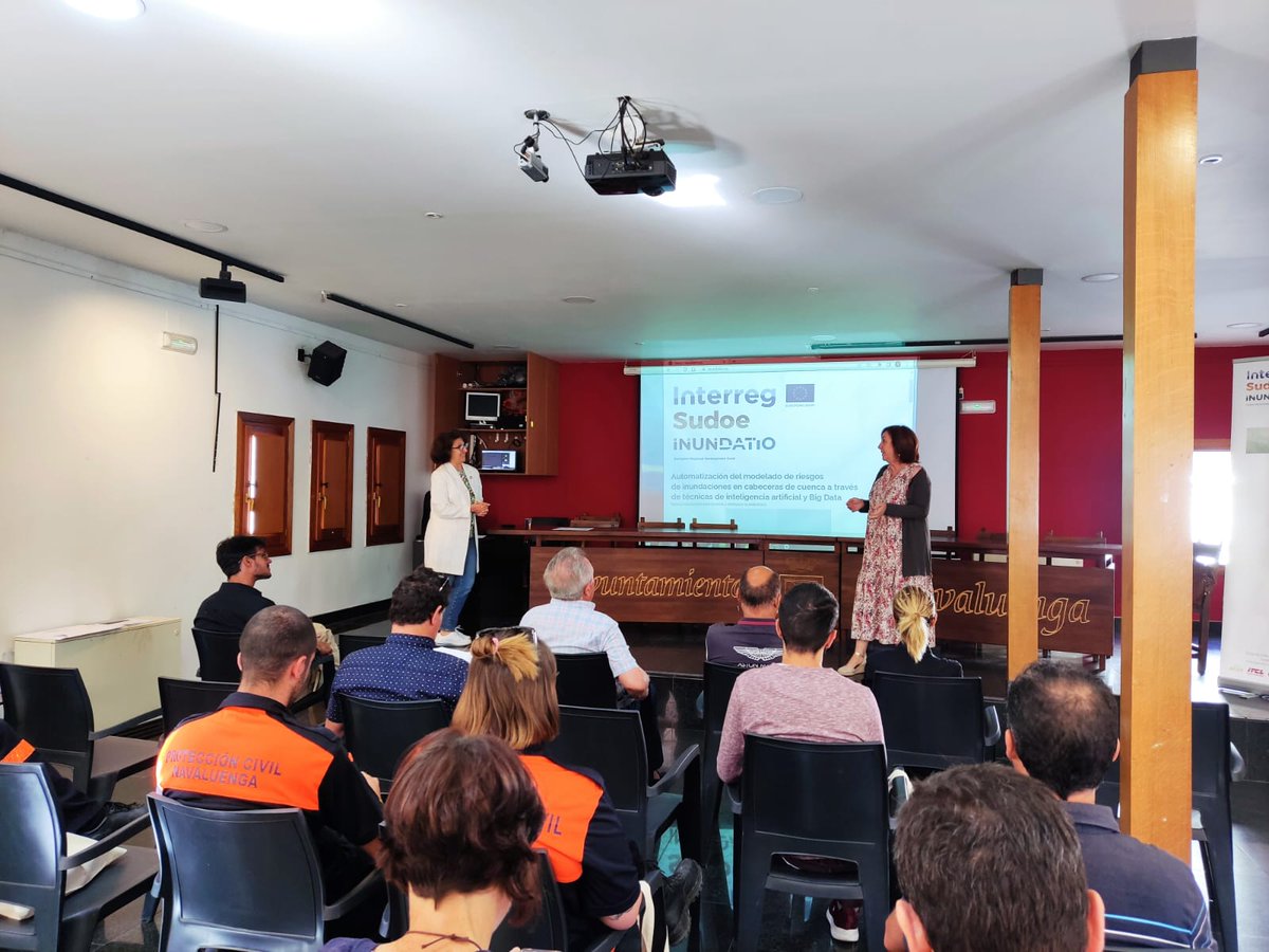 ClusterAeice's tweet photo. 👋 ¡Buenos días! Estamos en @aytonavaluenga presentando el proyecto #INUNDATIO aprendiendo sobre prevención de #inundaciones... ¡muchas gracias a #Navaluenga por la fantástica recepción y acogida! 👌

👉 Conoce #INUNDATIO en https://t.co/EYwzBGkA0O https://t.co/fVc8hhvzCs