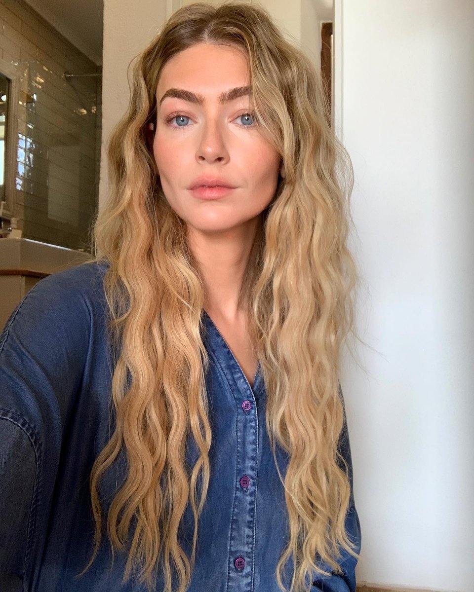 HairRehabLondon's tweet image. Such a Beauty - @delfydelf

Products - 20" LUXE CLIP-IN EXTENSIONS 20" (180GMS) ⁠
 
Shades - Coachella Blonde
⁠
SHOP: l8r.it/vmwY⁠

Next day delivery &amp;amp; free shipping available⁠
#blondebalyage #bronde #shadowroot #balayagehighlights #babylights #hairrehablondon