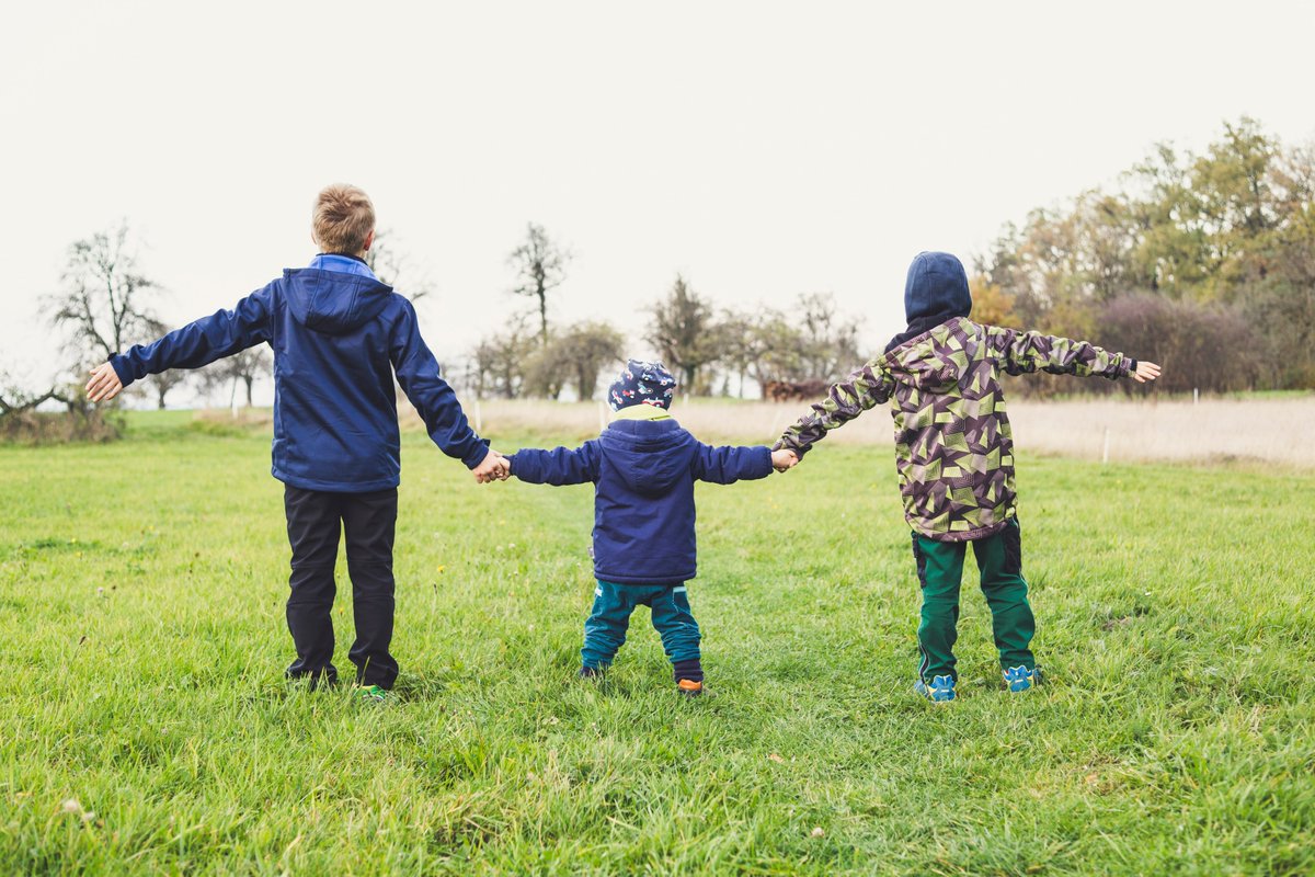 Sheffield Hallam University has been awarded funding to develop home-based immersive virtual reality scenarios that will help children overcome social anxiety disorders, which have been exacerbated by the pandemic

Read more 👇
shu.ac.uk/news/all-artic…