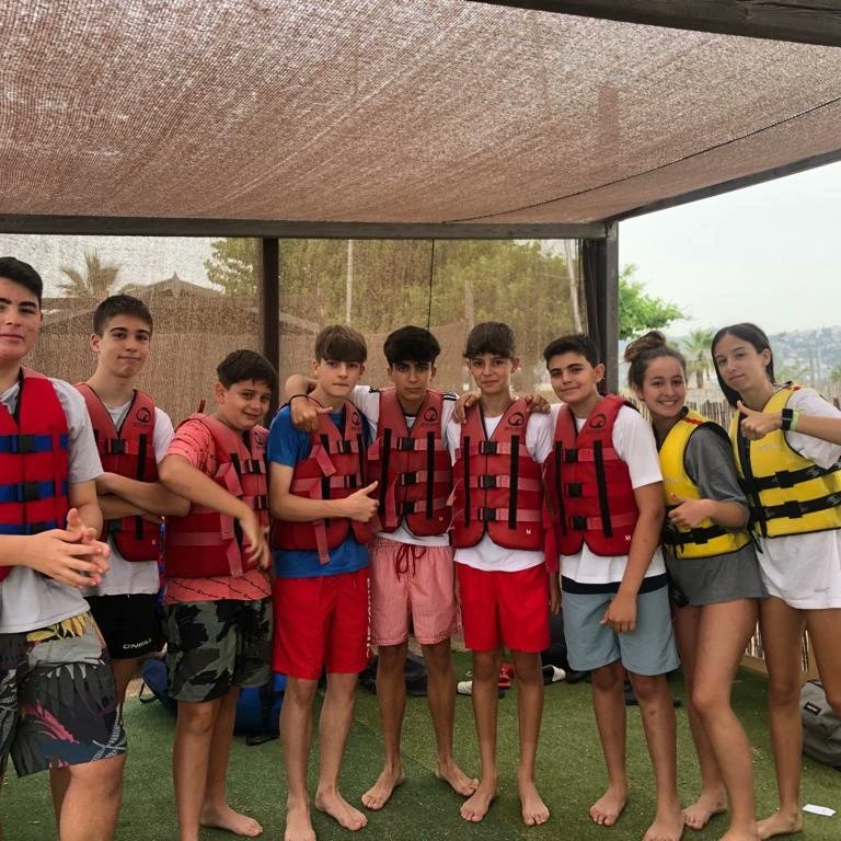epiasabadell's tweet photo. SORTIDA AQUÀTICA
Ahir els de 2n d'ESO vam fruir de les activitats que ens tenien preparades el Club Nàutic de Pineda de Mar. Vam gaudir d'activitats a l'aigua com el Bodyboard, el Caiac o inflables. Una bona manera d'acabar tots junts al 1r cicle de secundària!
#2NESOPIASABADELL https://t.co/g1A3ePwNuw