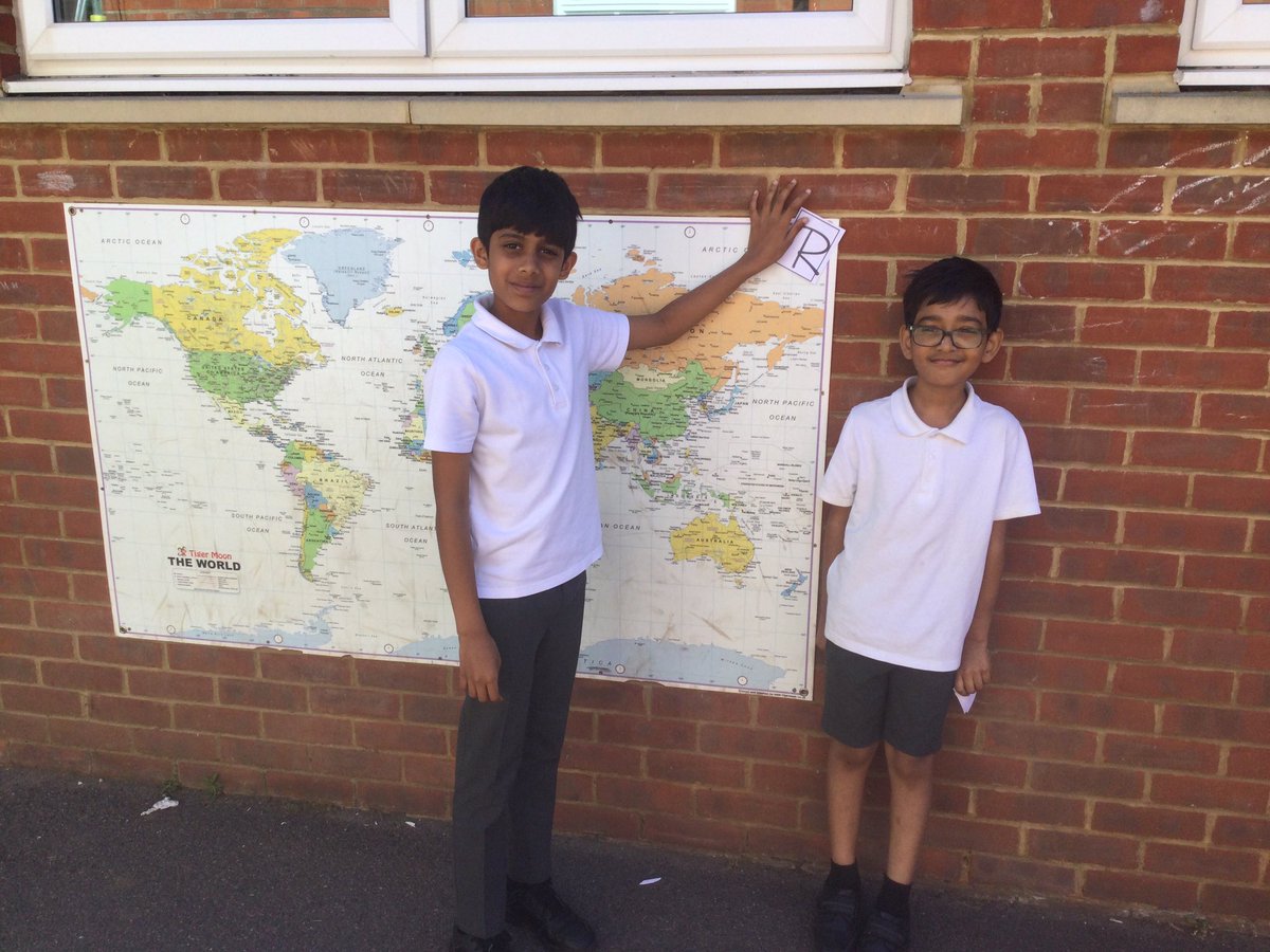 ThamesideSch's tweet photo. #GBFtps enjoying taking their Maths outside and hunting for obtuse, acute and right angles in the school environment. Ask us what the different types of angles are when you see us! #Mathstps #nolimits #outdoorlearning #summerishere https://t.co/Qhl8Vcg6jl
