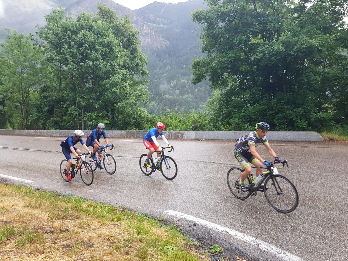 DMD_63's tweet image. La @4e_BAC et @Defense_Sud_Est, ont participé à la 10e édition de la montée de l’Alpes d’Huez, organisée par le #93RAM dans le cadre de l’opération #AvecNosBlessés. Ils ont effectué plus de 15 km et 1100 m de dénivelé. #TenirLEffort