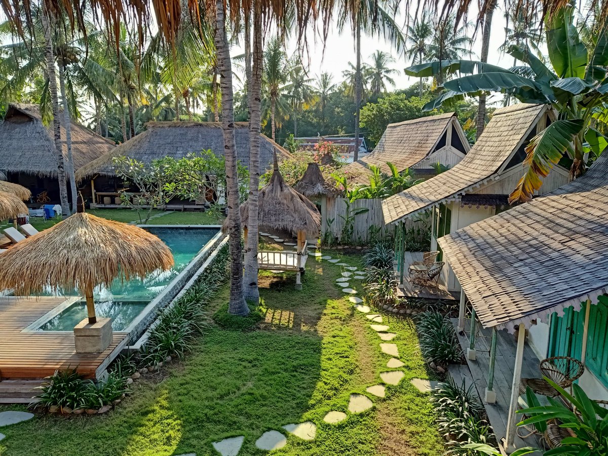 Captncoconuts's tweet photo. After 2 years hiatus we are almost ready to welcome old and new friends and guest. 1st of June is the date! 

#Cardano #tropicalresort #Bali #GiliAir #CardanoCommunity #reallifeutility #NFTs https://t.co/qt6AWx6A0X