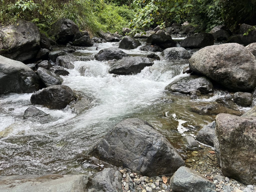 iskrukutoy's tweet photo. Water was cold! Grrrrr. Worth the trek up. #WhenInBaler https://t.co/wjdmabfiiq