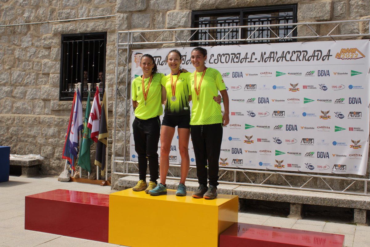 guardiacivil's tweet photo. El equipo de la @guardiacivil obtiene 4 medallas (2 de Oro, 1 de plata y 1 de bronce), una cuarta plaza en categoría femenina, campeones por equipos y trofeo mejor delegación en el III Campeonato Nacional Militar de carreras en montaña celebrado en Madrid. 
¡Enhorabuena! 👏 https://t.co/SFOCO7K13C
