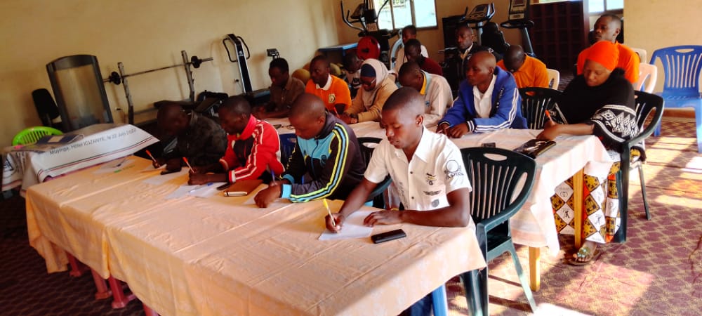 CnjbMuyinga's tweet photo. #Burundi,ce mercredi le22/06/2022,le #CNJ en #Muyinga province en collaboration avec l'administration Provinciale et le RAJE Muyinga organise un atelier d'échange à l'endroit des jeunes élus dans toutes les communes de la province Muyinga.
@cnjbdi 
@MinEACJSCBdi 
@MuyingaProvince https://t.co/nDQ2YJv5lz