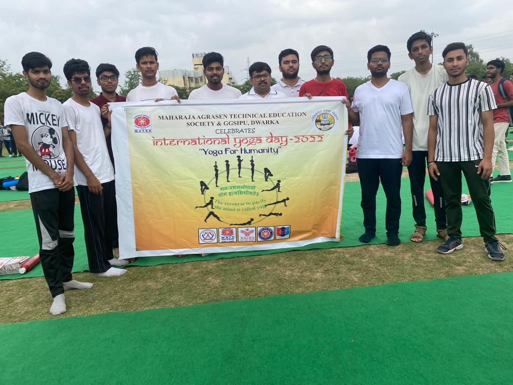 MaitNss's tweet photo. Yoga day celebration at GGSIPU main campus https://t.co/FvgeMlMvjA